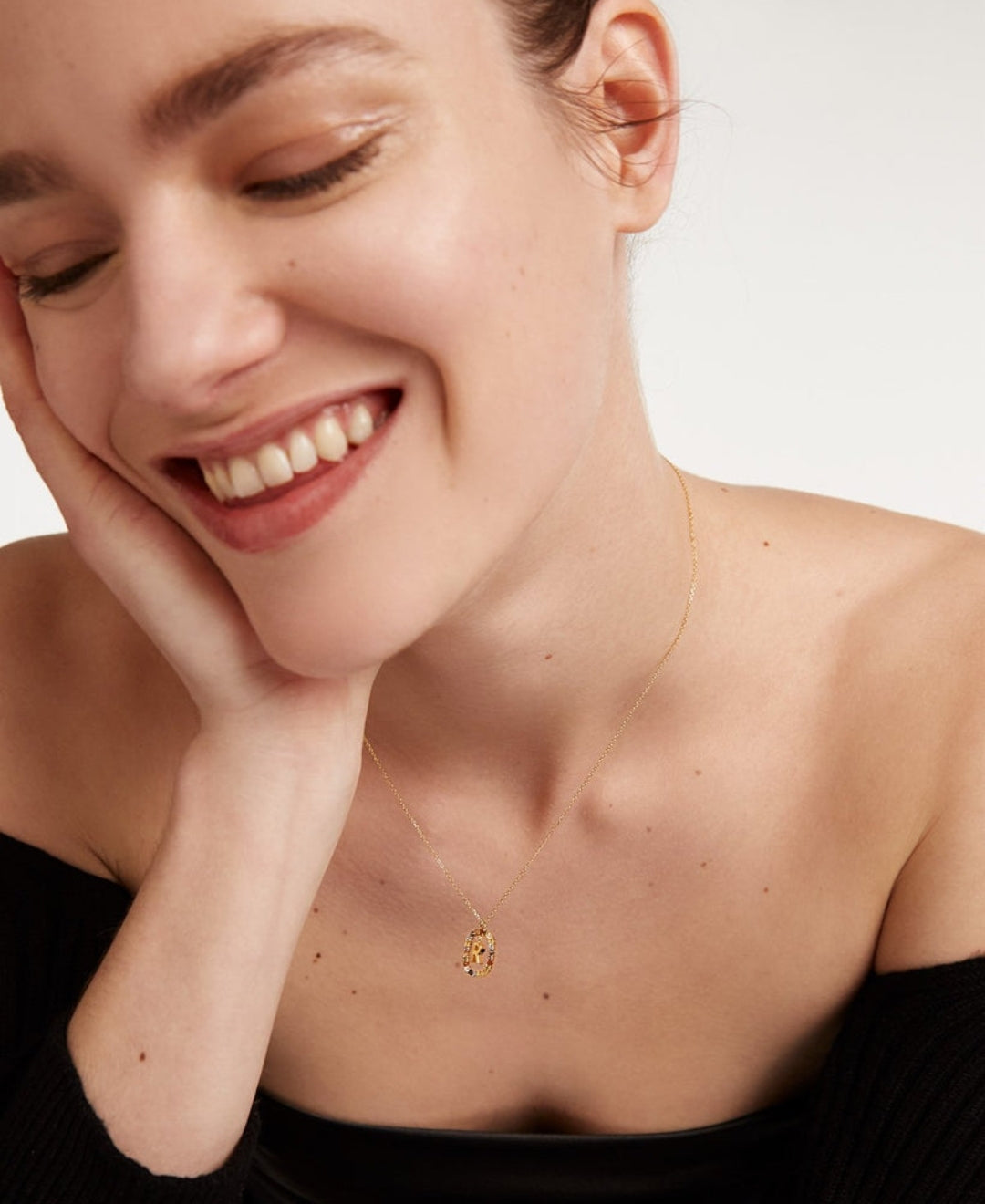 Collana lettera R PD.Paola