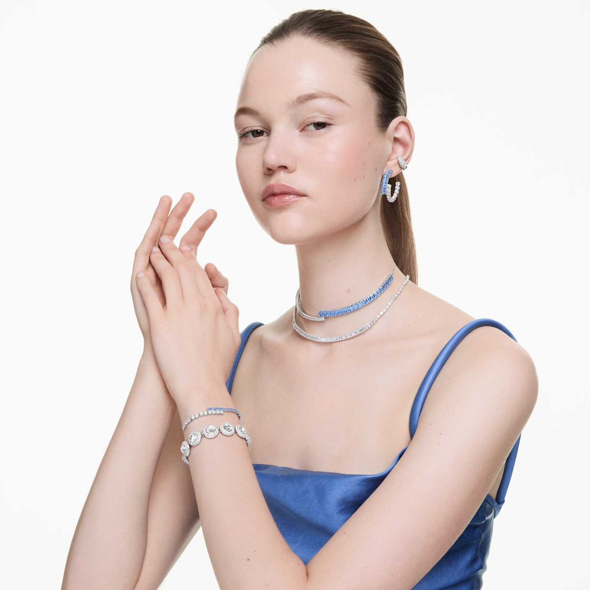 Swarovski Braccialetto Matrix, Taglio misto, Blu, Placcato rodio