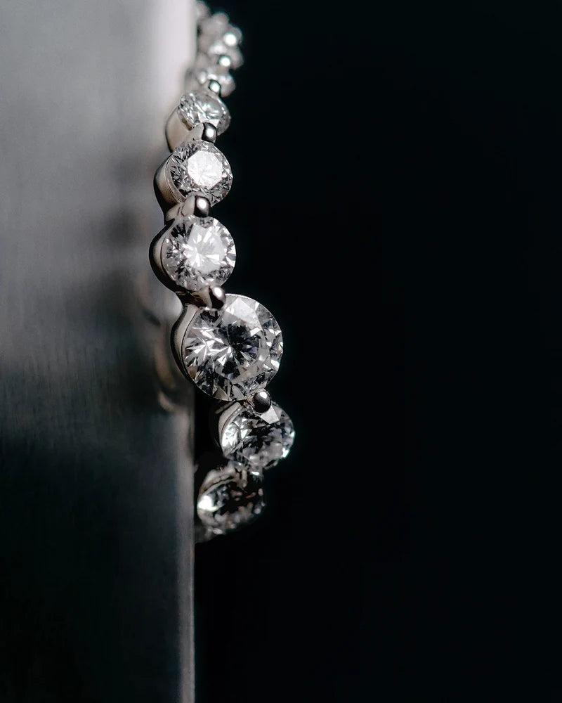 Diamonds in motion